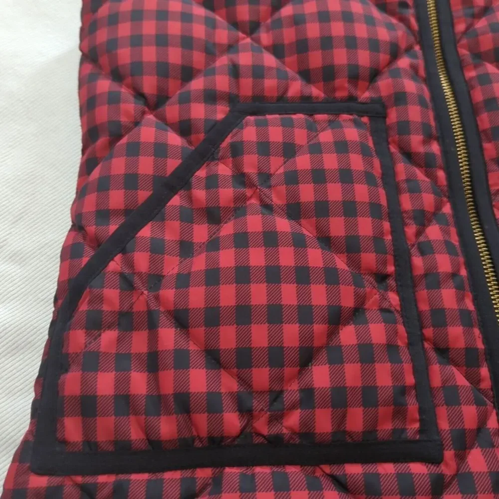 J Crew Womens Puffer Vest XS Red & Black Plaid Quilted Full Zip Down Filled‎ 468
